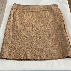 WOMAN BRAND SNAKE PRINT MACHINE WASHABLE MINI SKIRT.  NEW WITH TAGS